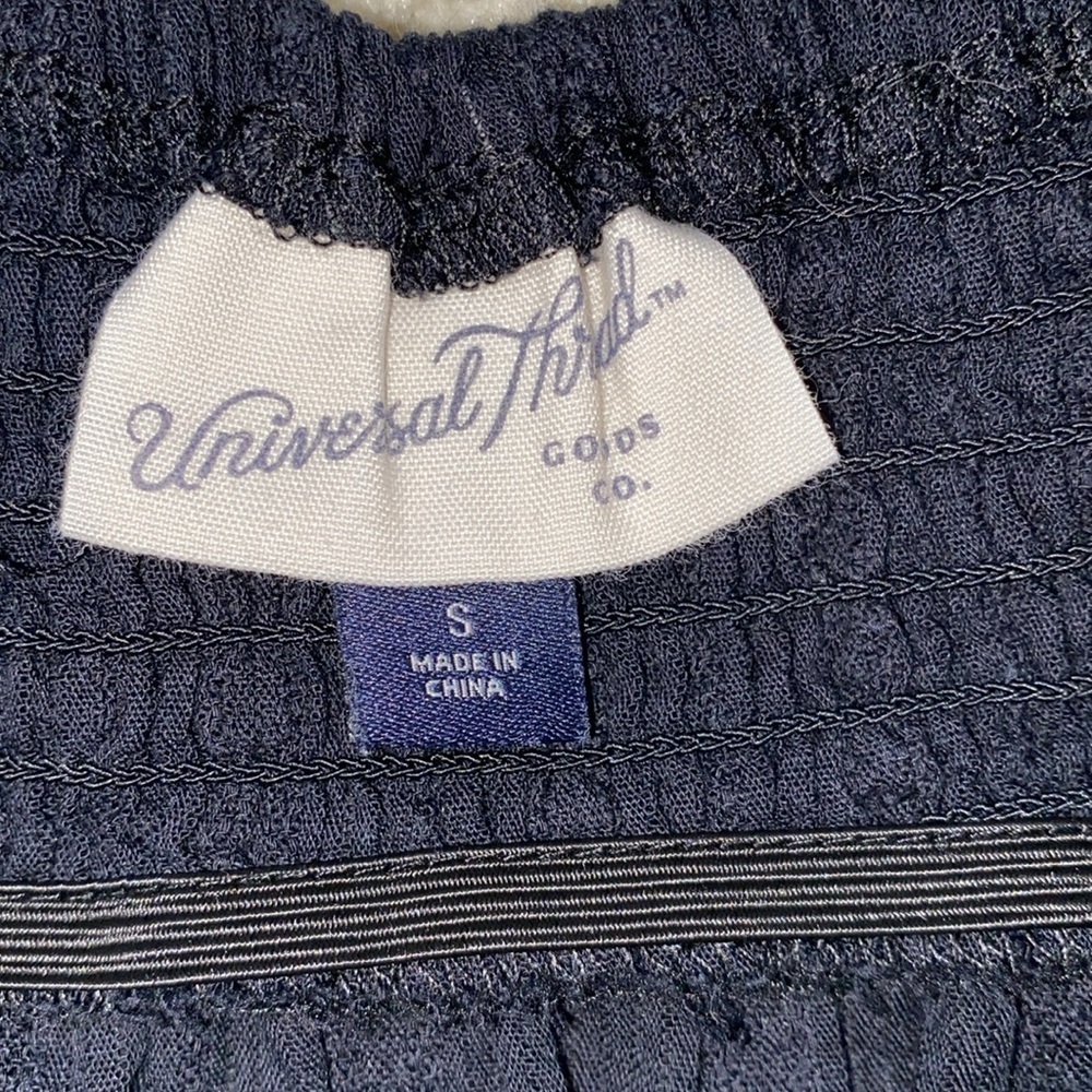Universal Threads Boho Top Size Small - image 4